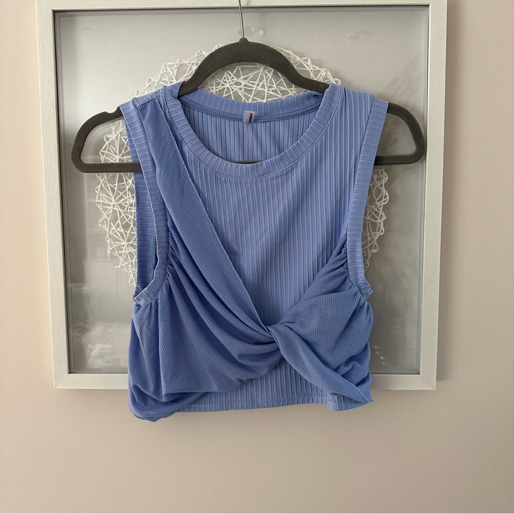 NWOT FREE PEOPLE MOVEMENT knotted tank top